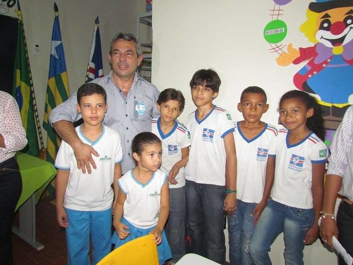Prefeito Edílson Capote inaugura salas climatizadas, multifuncionais e brinquedotecas em escolas municipais. - Imagem 7