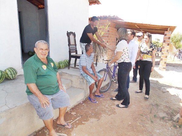 Prata do Piauí recebe à visita da candidata a deputada estadual Janaínna Marques - Imagem 26
