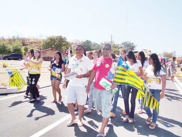 Prata do Piauí recebe à visita da candidata a deputada estadual Janaínna Marques - Imagem 27
