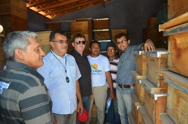 Prefeitura entrega mais de 1,5 milhões de reais em ações - Imagem 3