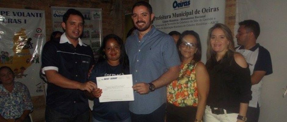 Prefeito Lukano Sá entrega certificados para alunos dos cursos do Pronatec em Oeiras