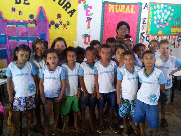 Alunos da rede municipal de ensino recebem fardamentos - Imagem 3