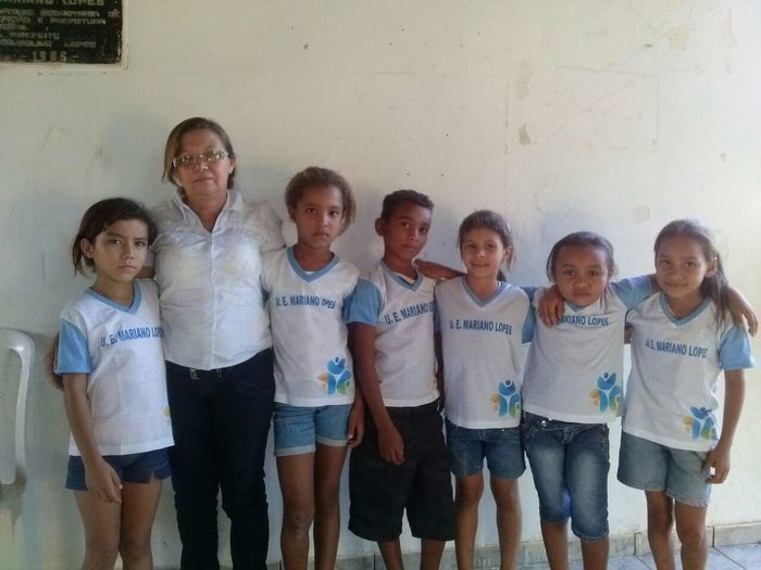 Alunos da rede municipal de ensino recebem fardamentos - Imagem 5