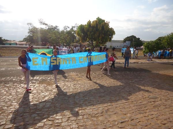 Alunos Realizaram Caminhada Cívica  - Imagem 25