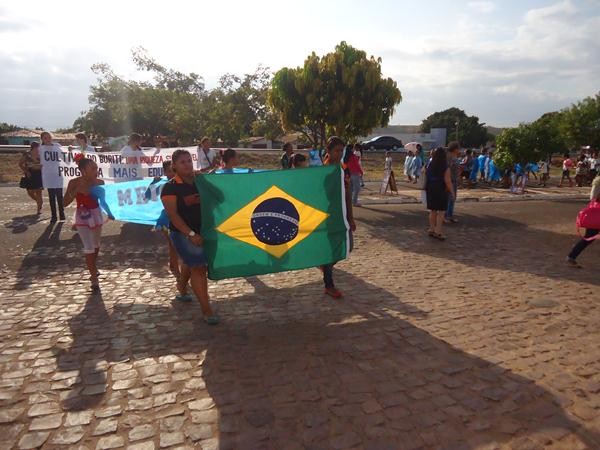 Alunos Realizaram Caminhada Cívica  - Imagem 26