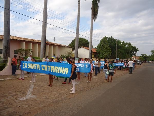 Alunos Realizaram Caminhada Cívica  - Imagem 44