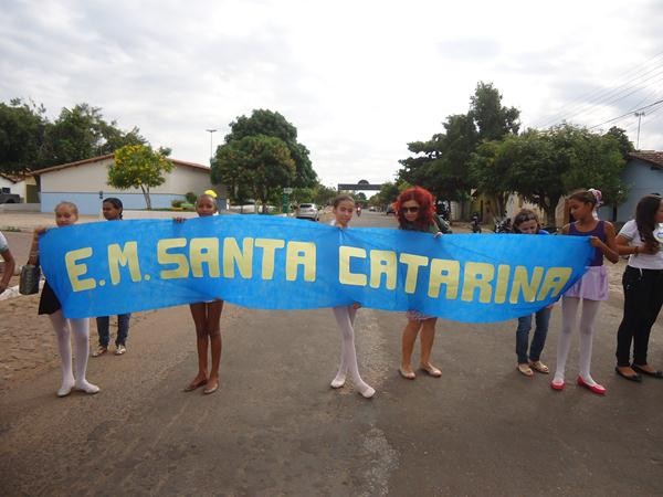 Alunos Realizaram Caminhada Cívica  - Imagem 103