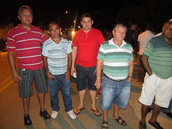 Prefeito: Walter Alencar Faz inauguração de Comité do 15 do Candidato a Governador ZÉ FILHO em Agricolândia.  - Imagem 1