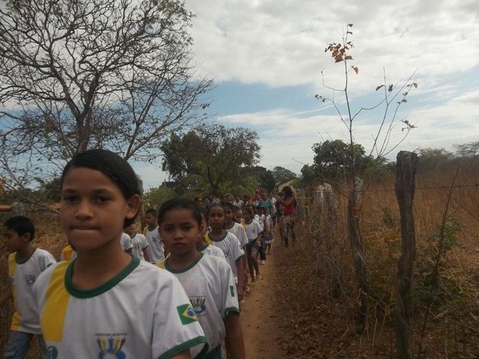 Escola Rural promove desfile cívico por estradas vicinais da comunidade  - Imagem 8