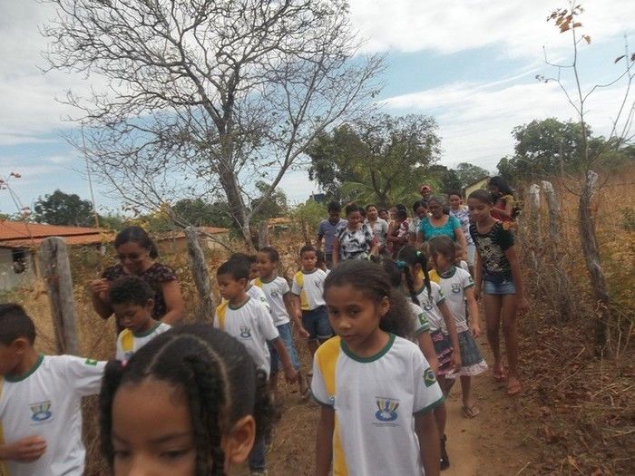 Escola Rural promove desfile cívico por estradas vicinais da comunidade  - Imagem 9