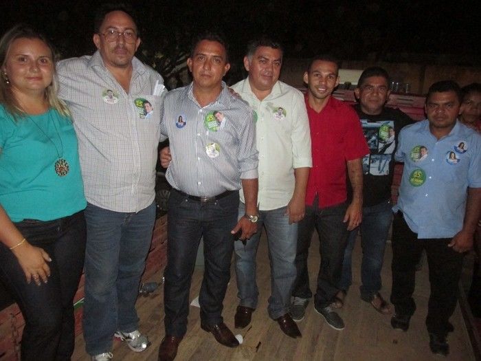 Prefeito: Walter Alencar Faz inauguração de Comité do 15 do Candidato a Governador ZÉ FILHO em Agricolândia.  - Imagem 46
