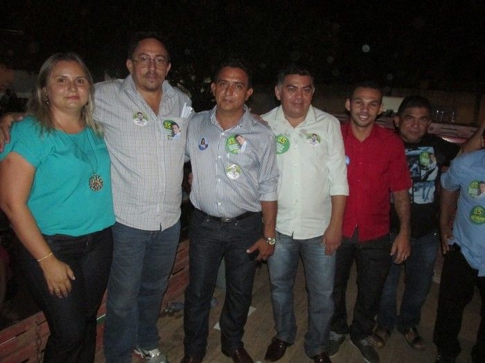 Prefeito: Walter Alencar Faz inauguração de Comité do 15 do Candidato a Governador ZÉ FILHO em Agricolândia.  - Imagem 45