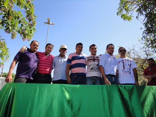 Prefeito e autoridades participam do desfile de 7 de setembro  - Imagem 44