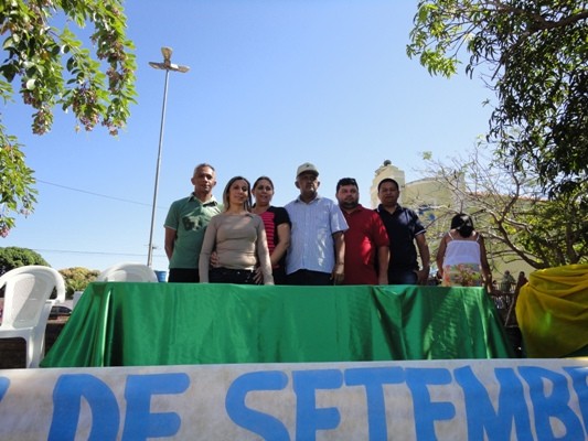 Prefeito e autoridades participam do desfile de 7 de setembro  - Imagem 47