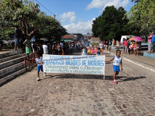 Prefeito e autoridades participam do desfile de 7 de setembro  - Imagem 3