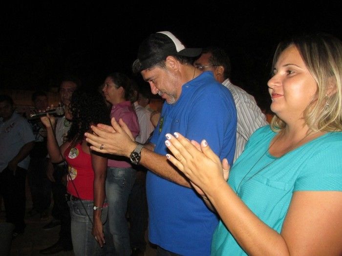 Prefeito: Walter Alencar Faz inauguração de Comité do 15 do Candidato a Governador ZÉ FILHO em Agricolândia.  - Imagem 23