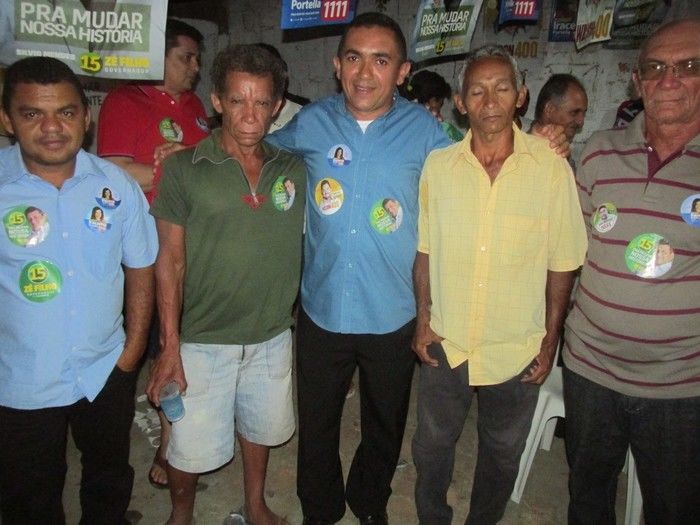 Prefeito: Walter Alencar Faz inauguração de Comité do 15 do Candidato a Governador ZÉ FILHO em Agricolândia.  - Imagem 11