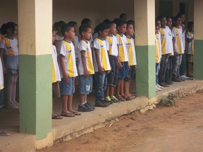 Escola Rural promove desfile cívico por estradas vicinais da comunidade  - Imagem 3