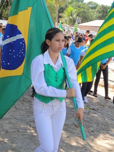 Prefeito e autoridades participam do desfile de 7 de setembro  - Imagem 31
