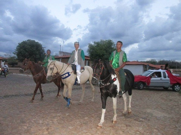 UESM realiza desfile cívico com o tema: “50 anos de educação de qualidade transformando vidas” - Imagem 42
