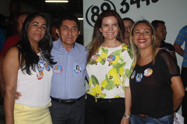 Coligação com a “Força do Povo” faz caminhada em Ipiranga do Piauí - Imagem 7