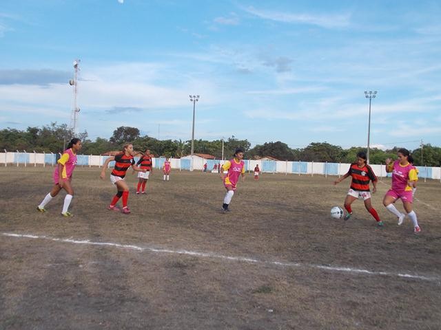Com eleição de musa, campeonato amador da LBF começa com dois jogos - Imagem 16