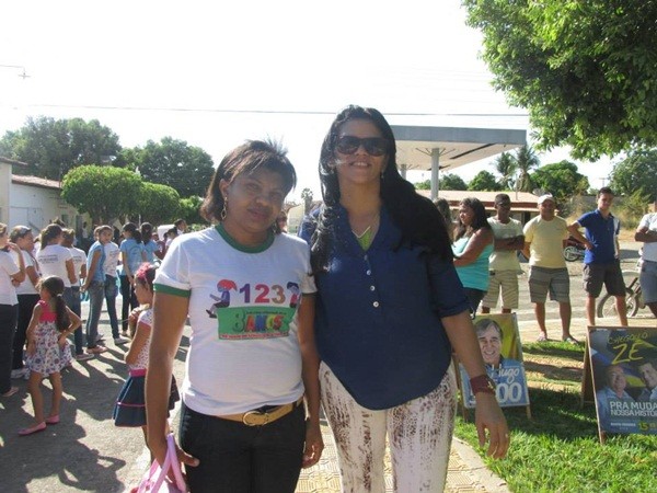 Público prestigia Desfile Cívico das escolas municipais que tiveram educação, avanço e desafio como tema - Imagem 65