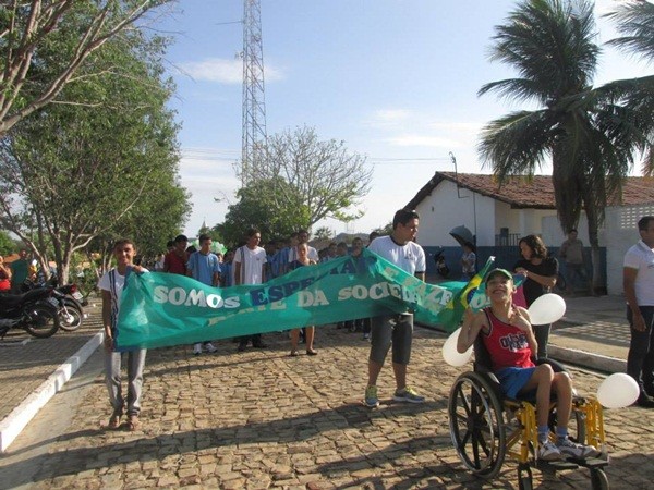 Público prestigia Desfile Cívico das escolas municipais que tiveram educação, avanço e desafio como tema - Imagem 96