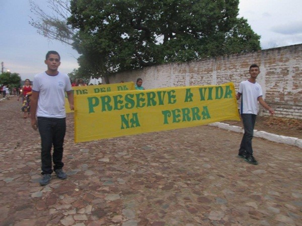 UESM realiza desfile cívico com o tema: “50 anos de educação de qualidade transformando vidas” - Imagem 22