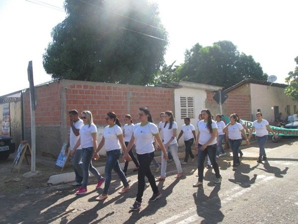 Público prestigia Desfile Cívico das escolas municipais que tiveram educação, avanço e desafio como tema - Imagem 55