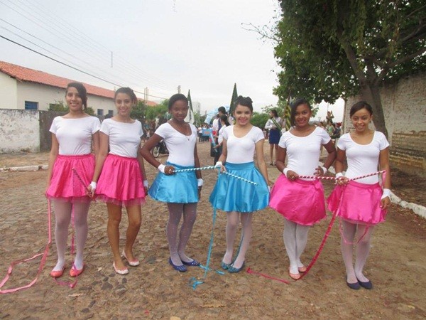 UESM realiza desfile cívico com o tema: “50 anos de educação de qualidade transformando vidas” - Imagem 33
