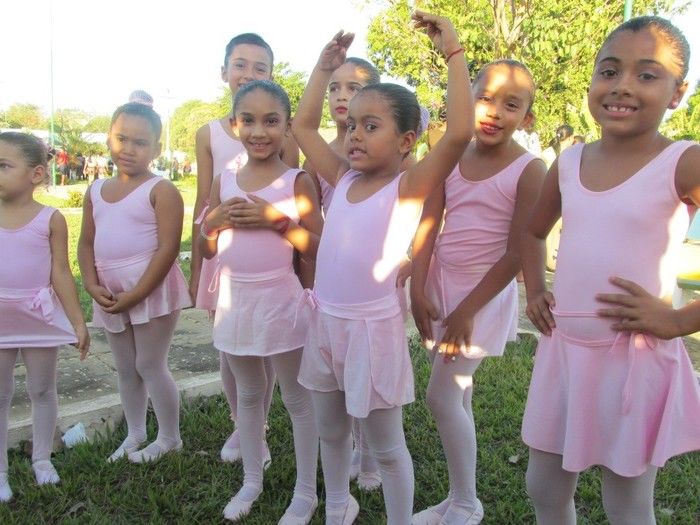 Rede de Ensino Estadual e Municipal leva 1.326 Alunos para desfilar no 7 de Setembro em Agricolândia - Imagem 18