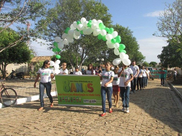 Público prestigia Desfile Cívico das escolas municipais que tiveram educação, avanço e desafio como tema - Imagem 90