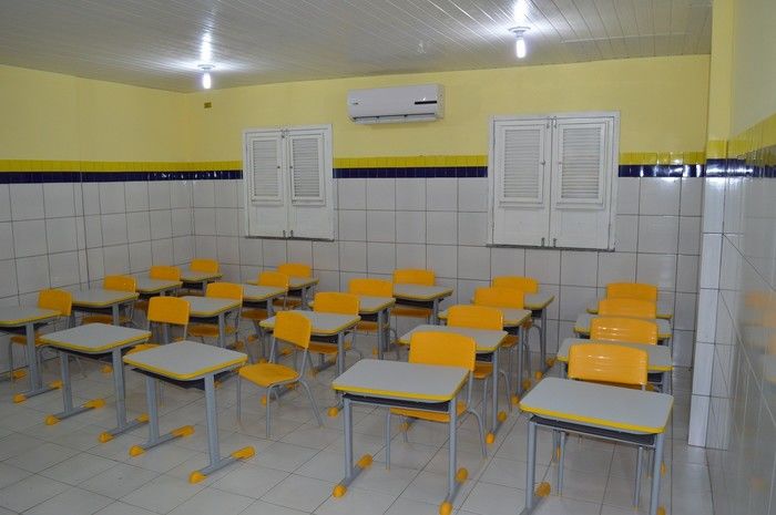 Bernildo Val inaugura primeira escola climatizada na zona rural de Buriti dos Lopes - Imagem 11