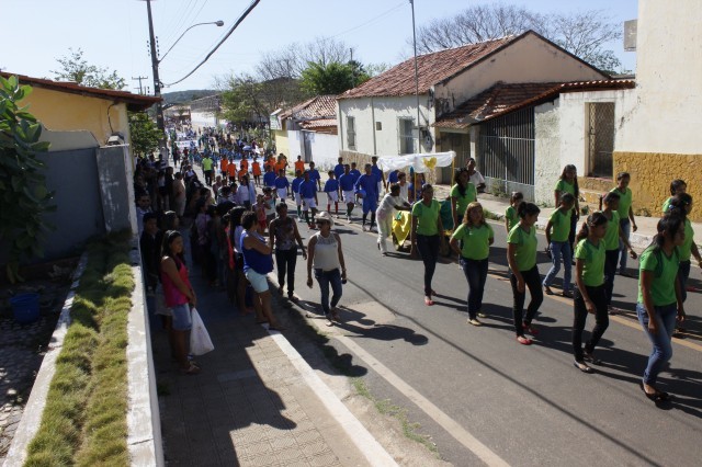 Milhares de alunos participaram do desfile dos 7 de setembro no município - Imagem 4