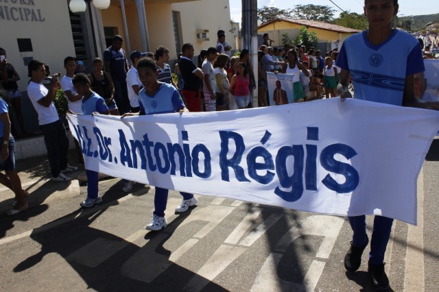 Milhares de alunos participaram do desfile dos 7 de setembro no município - Imagem 31