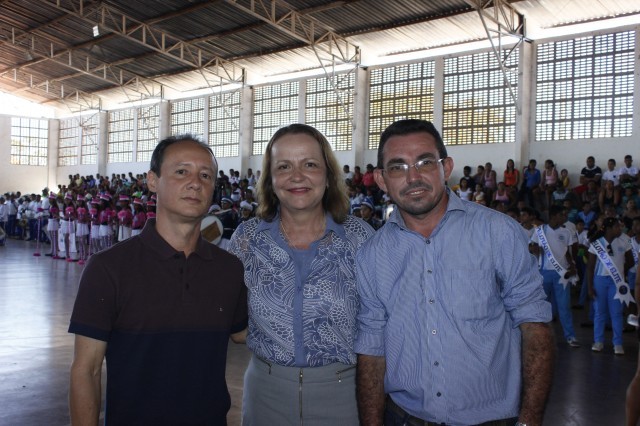 Milhares de alunos participaram do desfile dos 7 de setembro no município - Imagem 55