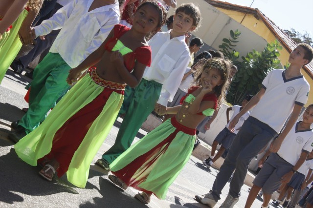 Milhares de alunos participaram do desfile dos 7 de setembro no município - Imagem 12