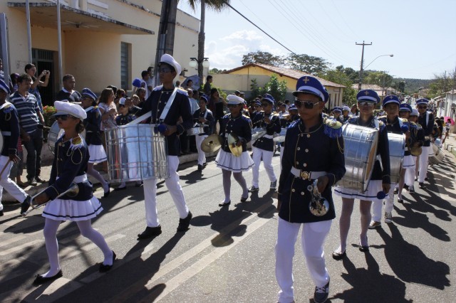 Milhares de alunos participaram do desfile dos 7 de setembro no município - Imagem 38