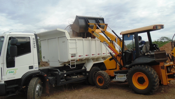 Obras de revitalização de estradas vicinais começam a ser feitas em santo Inácio do Piaui - Imagem 4