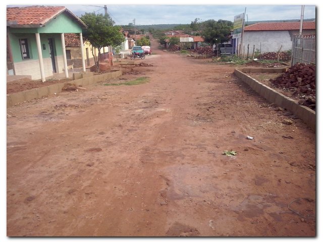 Prefeito Dr. Moura  amplia o calçamento da Rua Joaquim Leal - Imagem 1