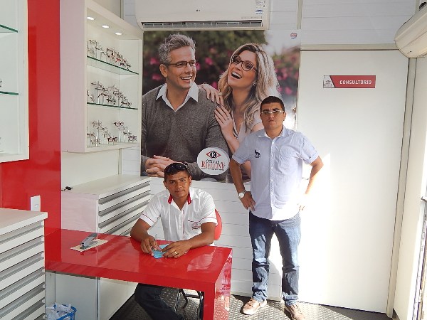Carreta itinerante das óticas Riveliny esteve com atendimentos gratuitos em Lagoinha  - Imagem 2