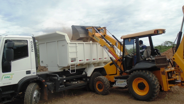 Obras de revitalização de estradas vicinais começam a ser feitas em santo Inácio do Piaui - Imagem 5