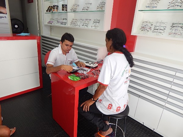 Carreta itinerante das óticas Riveliny esteve com atendimentos gratuitos em Lagoinha  - Imagem 3