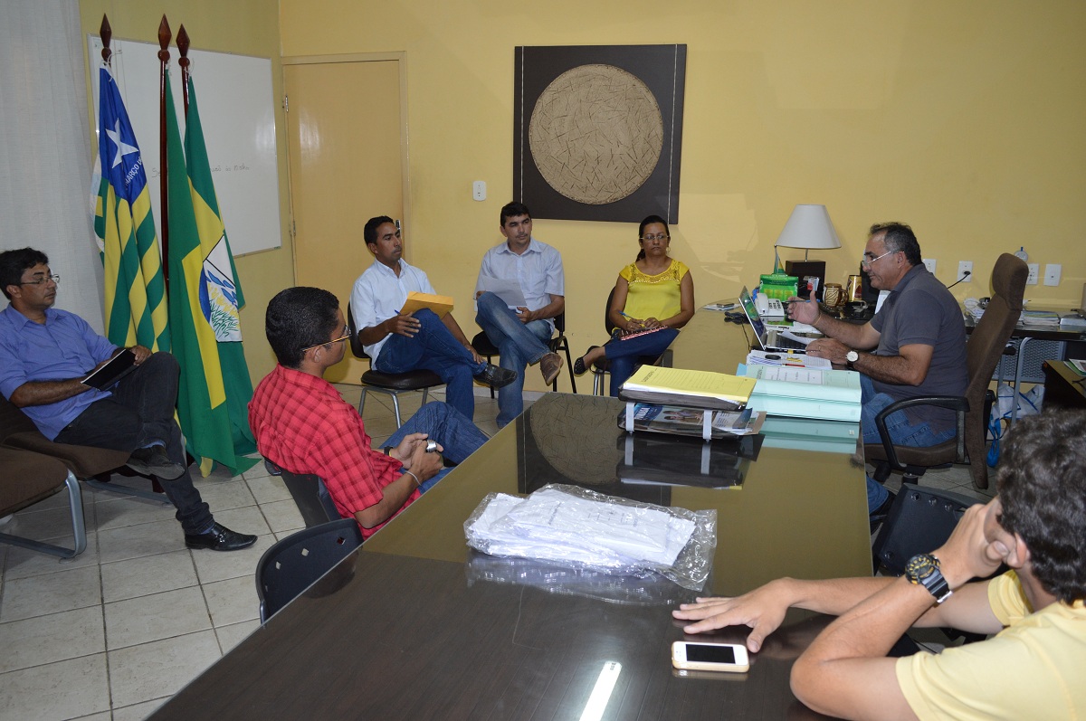 Prefeito Bernildo Val recebe visita de presidente do sindicato dos trabalhadores