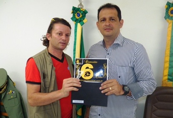 Francisco Sobrinho entrega convite dos 6 anos do portal Barras Virtual - Imagem 1