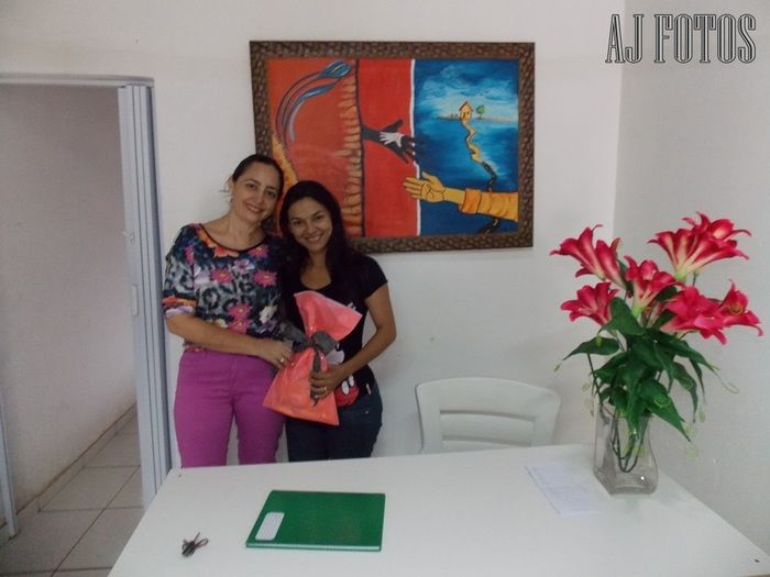 Surpresa para a jovem Claudia Duarte Auxiliar Administrativa da Semtas - Imagem 3