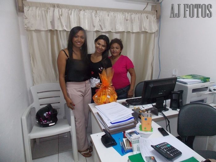 Surpresa para a jovem Claudia Duarte Auxiliar Administrativa da Semtas - Imagem 2