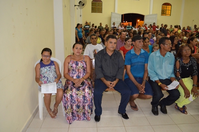 Católicos celebram a missa solene do santo padroeiro de Vera Mendes. - Imagem 16