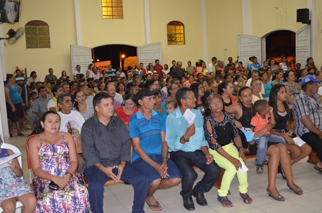 Católicos celebram a missa solene do santo padroeiro de Vera Mendes. - Imagem 15